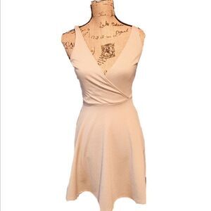 NWT Soprano tan dress size XS